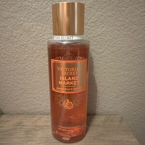 Victoria’s Secret Island Market 8.4oz Fragrance Mist